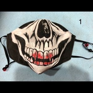 Handmade adjustable mask